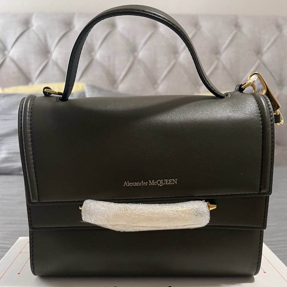 New Authentic ALEXANDER MCQUEEN The Story Leather Top Handle Bag
